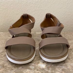 reston smooth sandal
